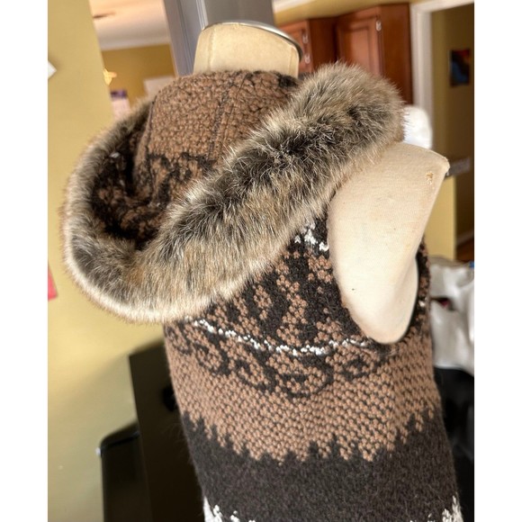 RARE Vtg ZARA Nordic Hooded Fur Trim Asymmetrical Toggle Buckle Sweater Vest S - Picture 9 of 12